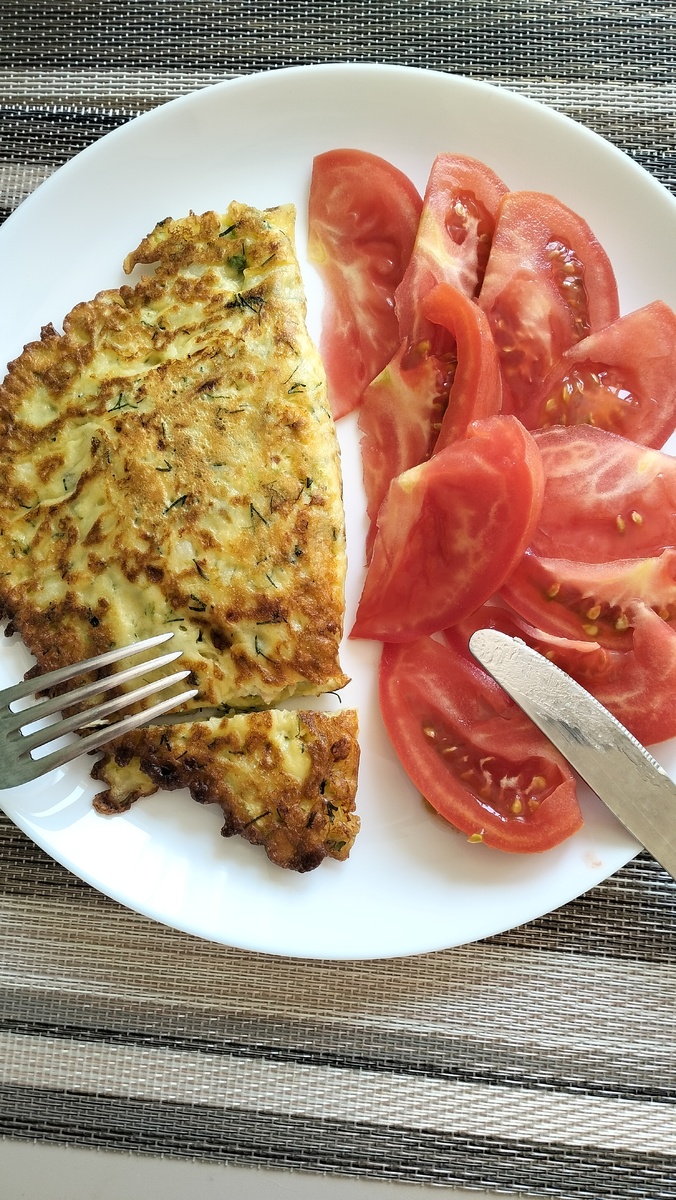 Снаружи кабачковый блинчик, внутри индейка