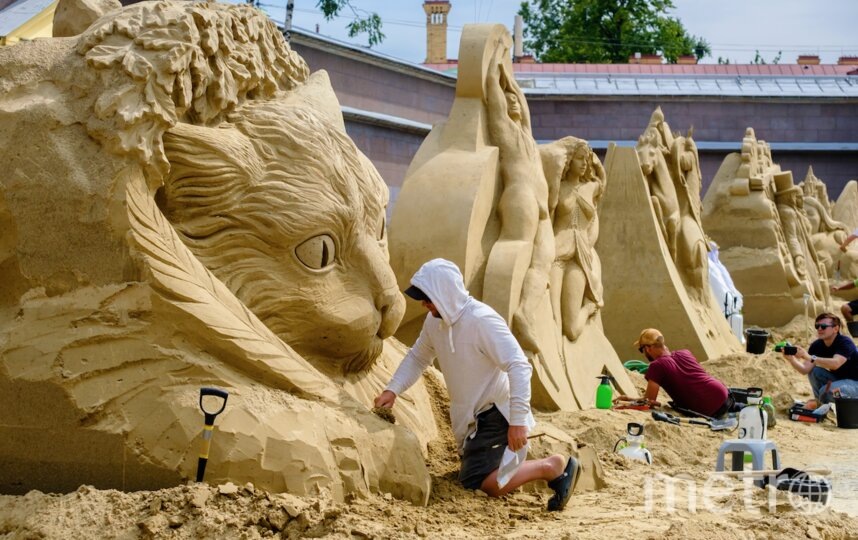    Больше всего песка ушло на изображение Александра Сергеевича и персонажей его произведений.Алёна Бобрович