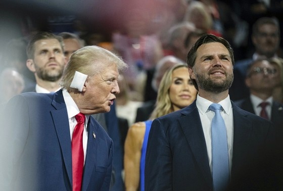    Дональд Трамп и Джеймс Дэвид Вэнс