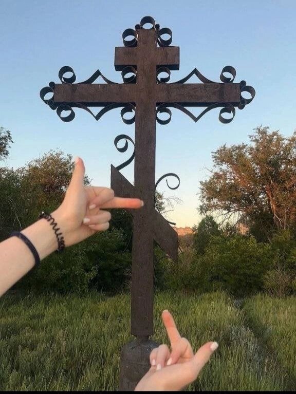    Этот снимок подростки выложили в Сеть. Фото: Telegram