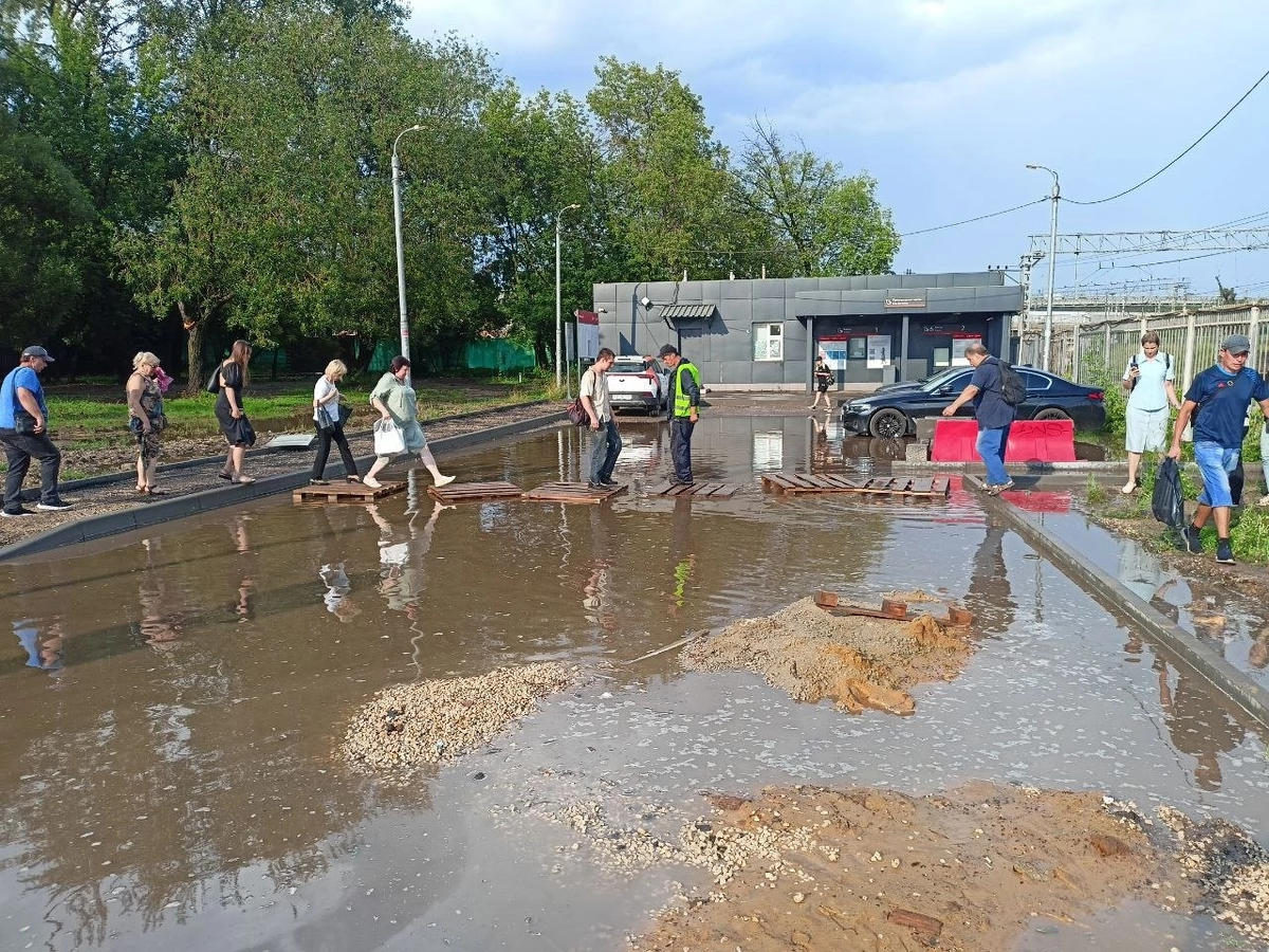 Переход между станциями МЦД-3 "Перово" и МЦД-4 "Чухлинка"