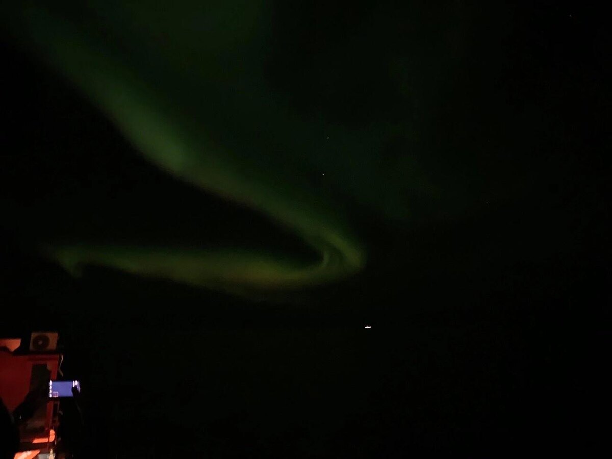 северное сияние. На телефон только так получается.