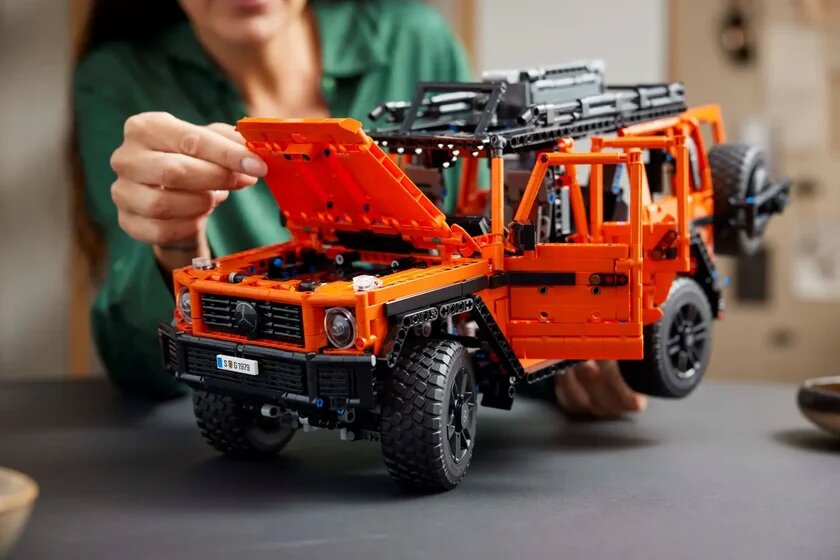 Новый набор принадлежит к серии LEGO Technic и состоит из 2891 детали — это относит его к самым сложным для сборки моделям с возрастным рейтингом 18+.-2