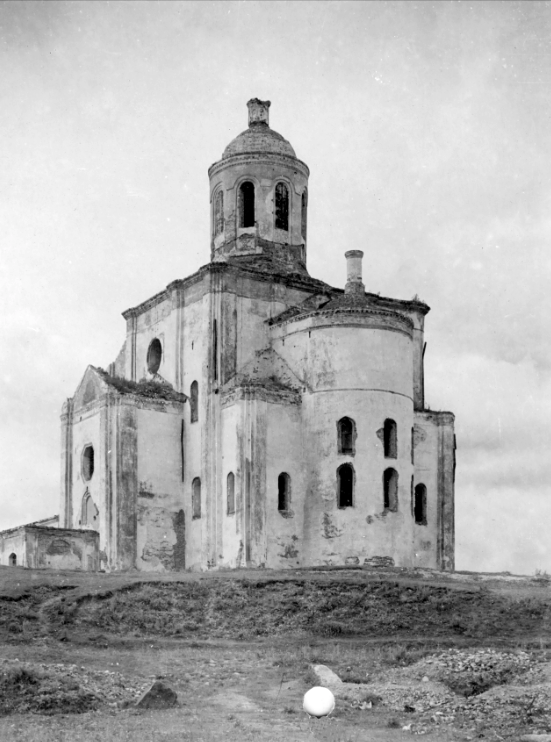 Церковь Михаила Архангела (Свирская). Фото 1949 г. выполнена после обмера храма П. А. Барановским. Автор П. В. Клепиков