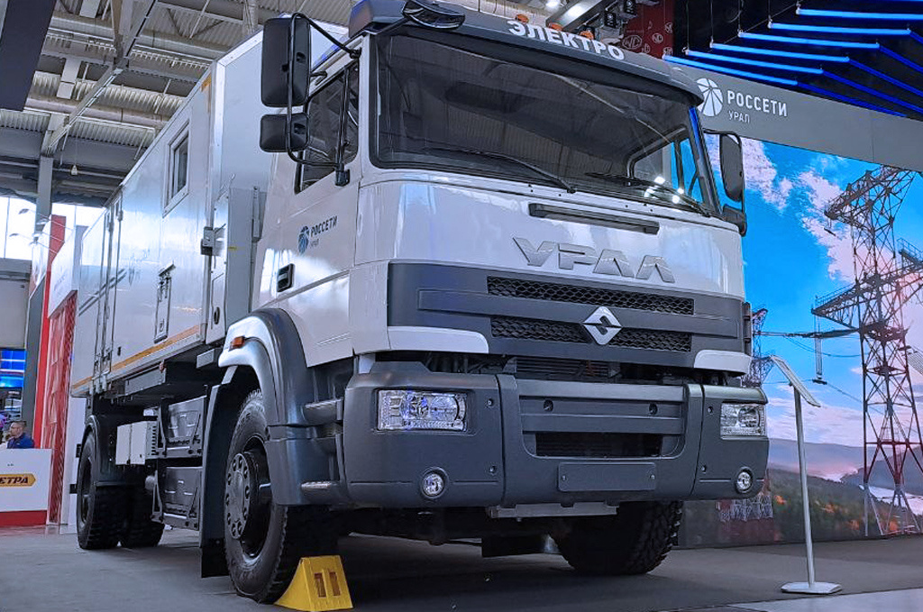 Электрогибридный автомобиль Урал-С230Е5