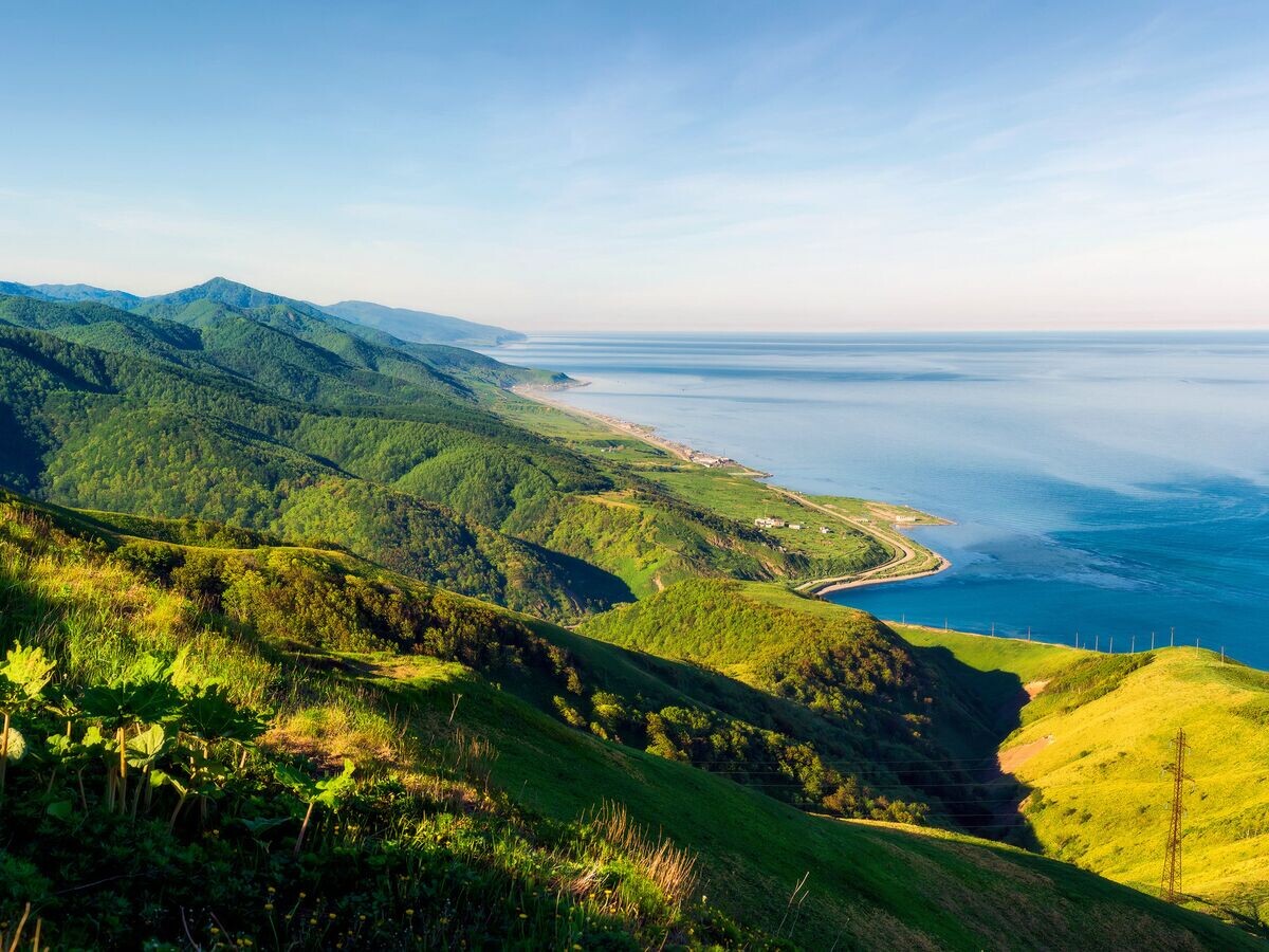    Остров Сахалин. Татарский пролив © Depositphotos.com / VladimirE