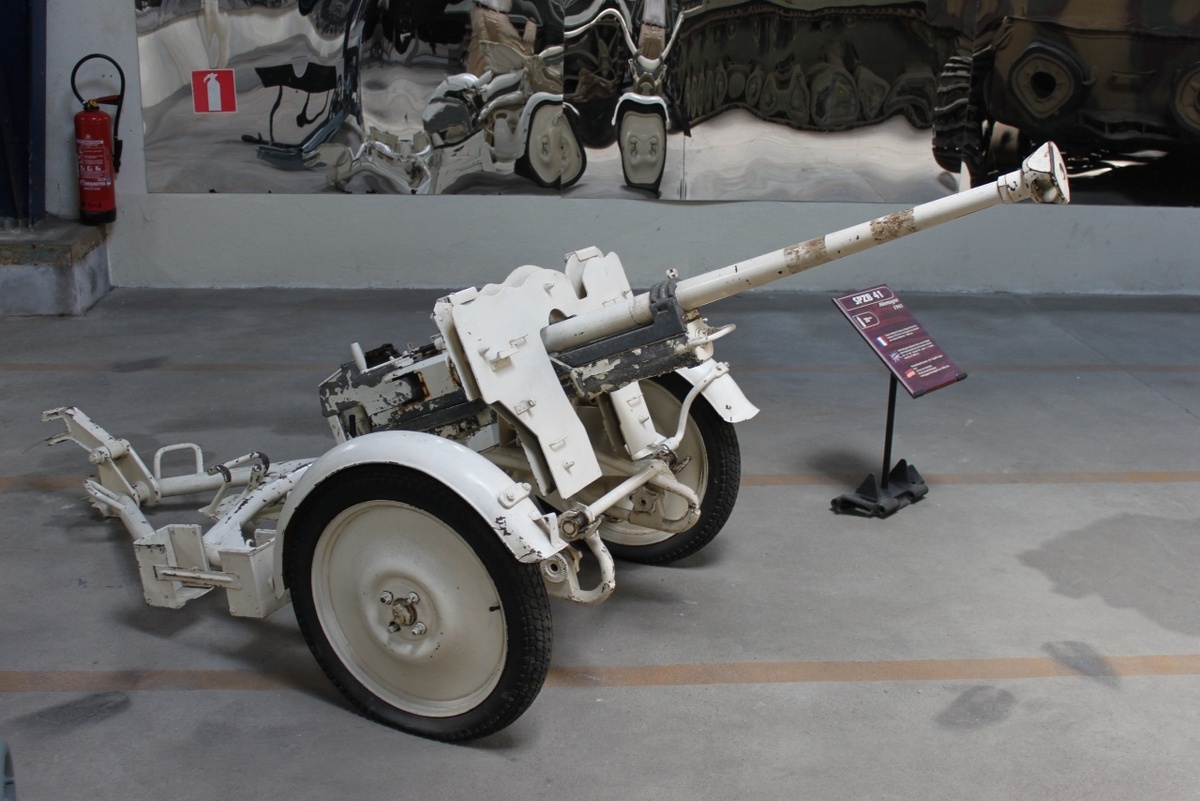 2,8 cm s.Pz.B.41 в танковом музее в Сомюре.