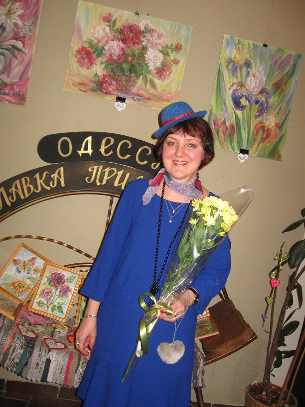 Ирина Шин на открытии персональной выставки