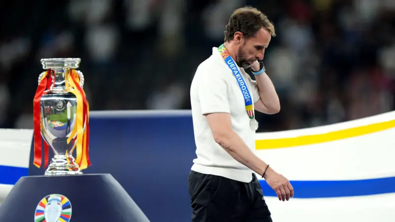 Ему так и не удалось «вернуть кубок домой», о чем мечтают и поют уже несколько поколений английских болельщиков мужской сборной