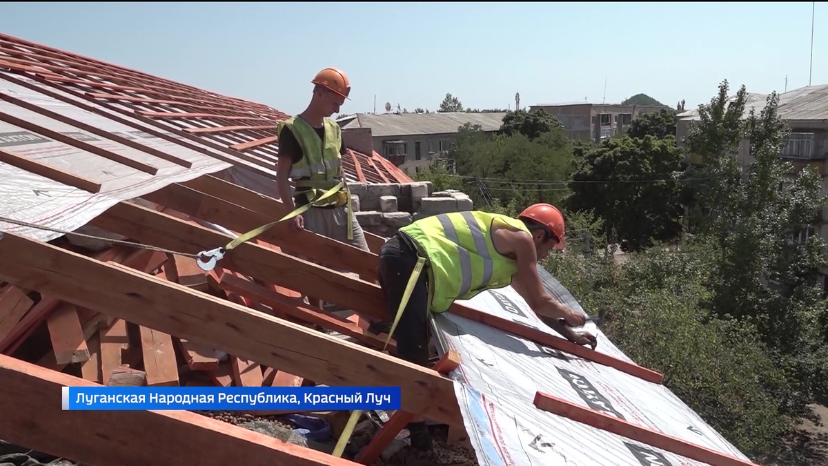    В подшефном Башкирии Красном Луче обновят шесть кровель многоквартирных домов