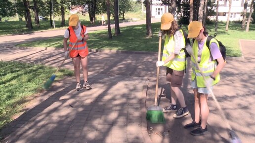 Tải video: В Ярославле школьники следят за чистотой