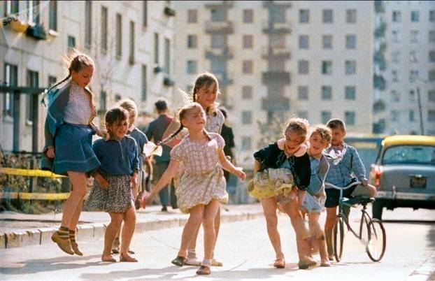 Какое счастливое детство может быть без вкусняшек?