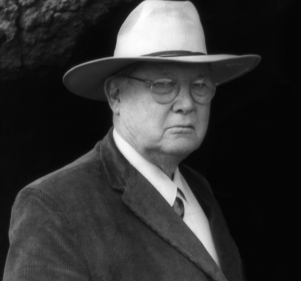 Википедия https://ru.wikipedia.org/wiki/Гарднер,_Эрл_Стэнли