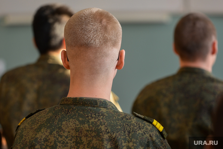    После окончания обучения студенты получат военные билеты