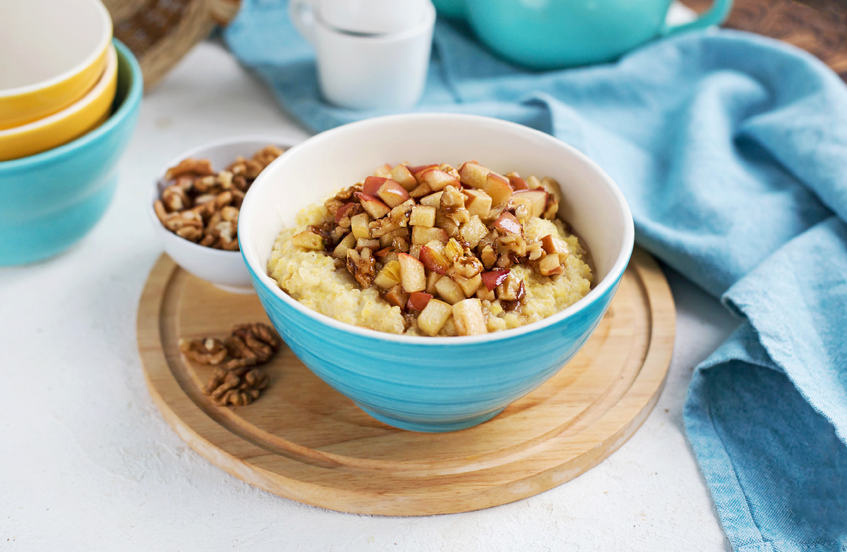 Пшенная каша «Яблочный штрудель» с корицей и орехами