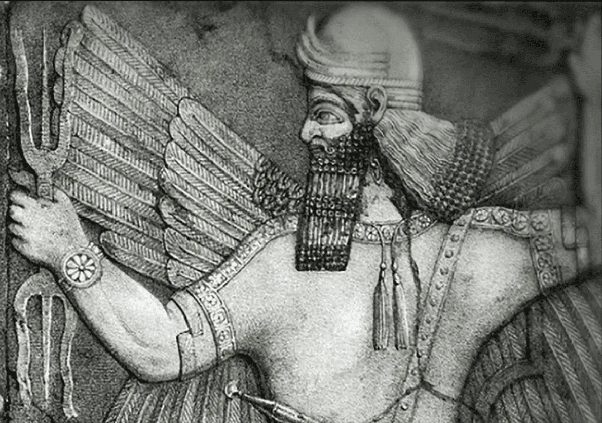 Таммуз - Он родился 25 декабря, и его почитали как «сына Солнца»