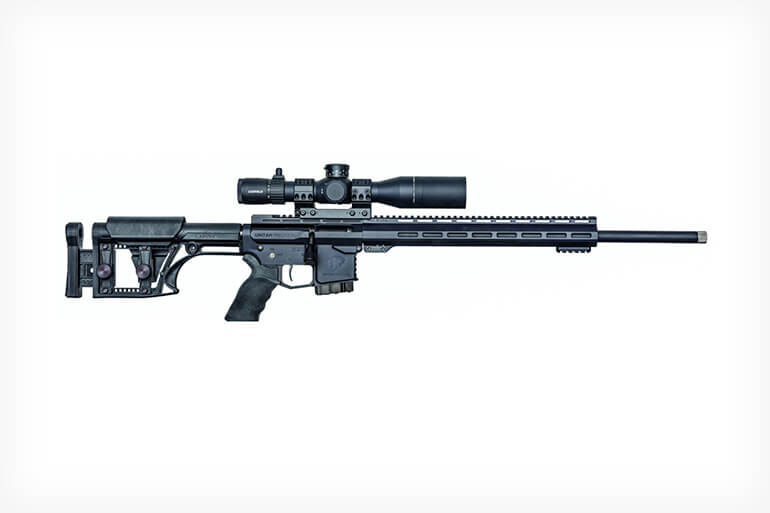 UP-15, несмотря на конструктивное и визуальное сходство с AR-15, отличается рядом усовершенствований и применением компонентов, востребованных в производстве высокоточных винтовок. К числу таких улучшений относятся регулируемый приклад и ствол, соответствующий требованиям к материалам и качеству, предъявляемым к высокоточным системам вооружения.