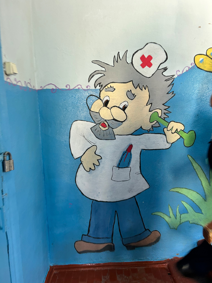Стена в детской поликлинике