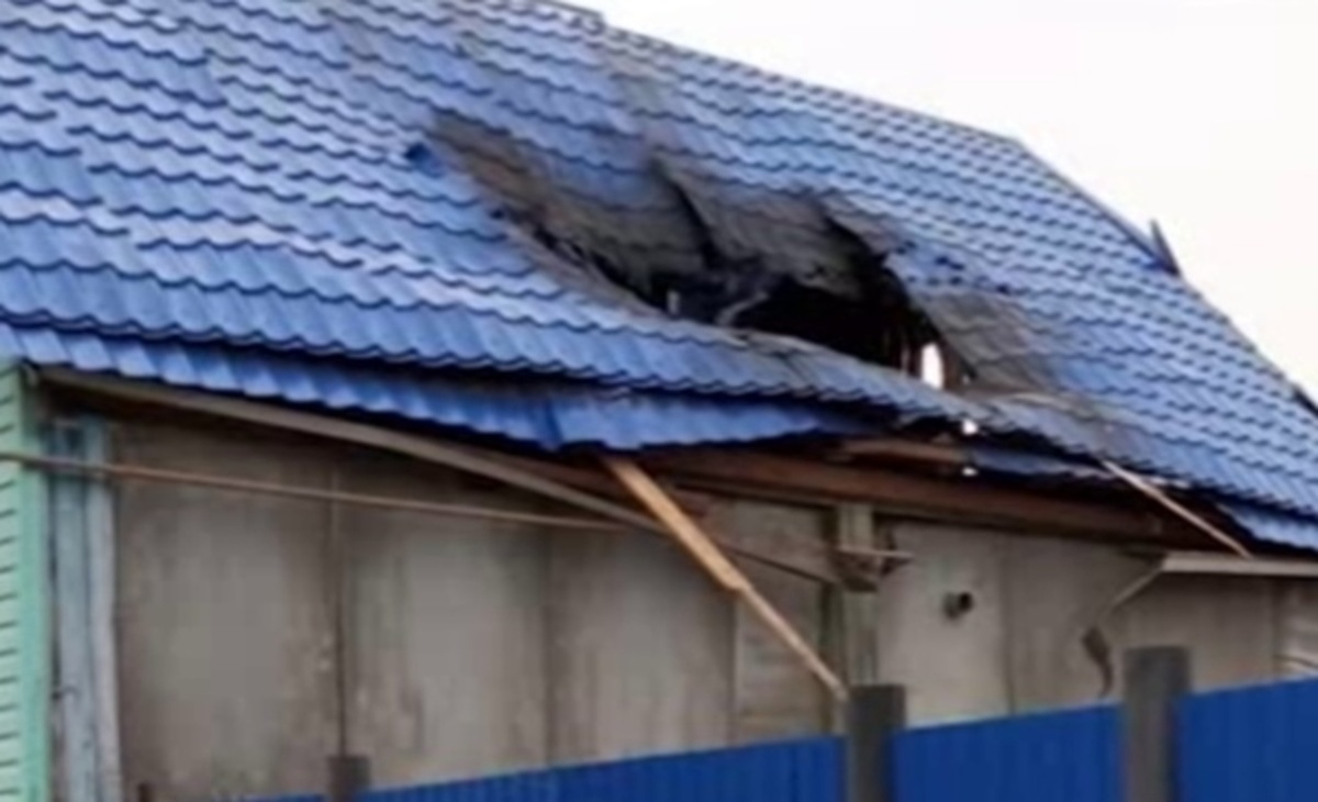    В Курской области восстанавливают дома после атак БПЛА и обстрелов ВСУ