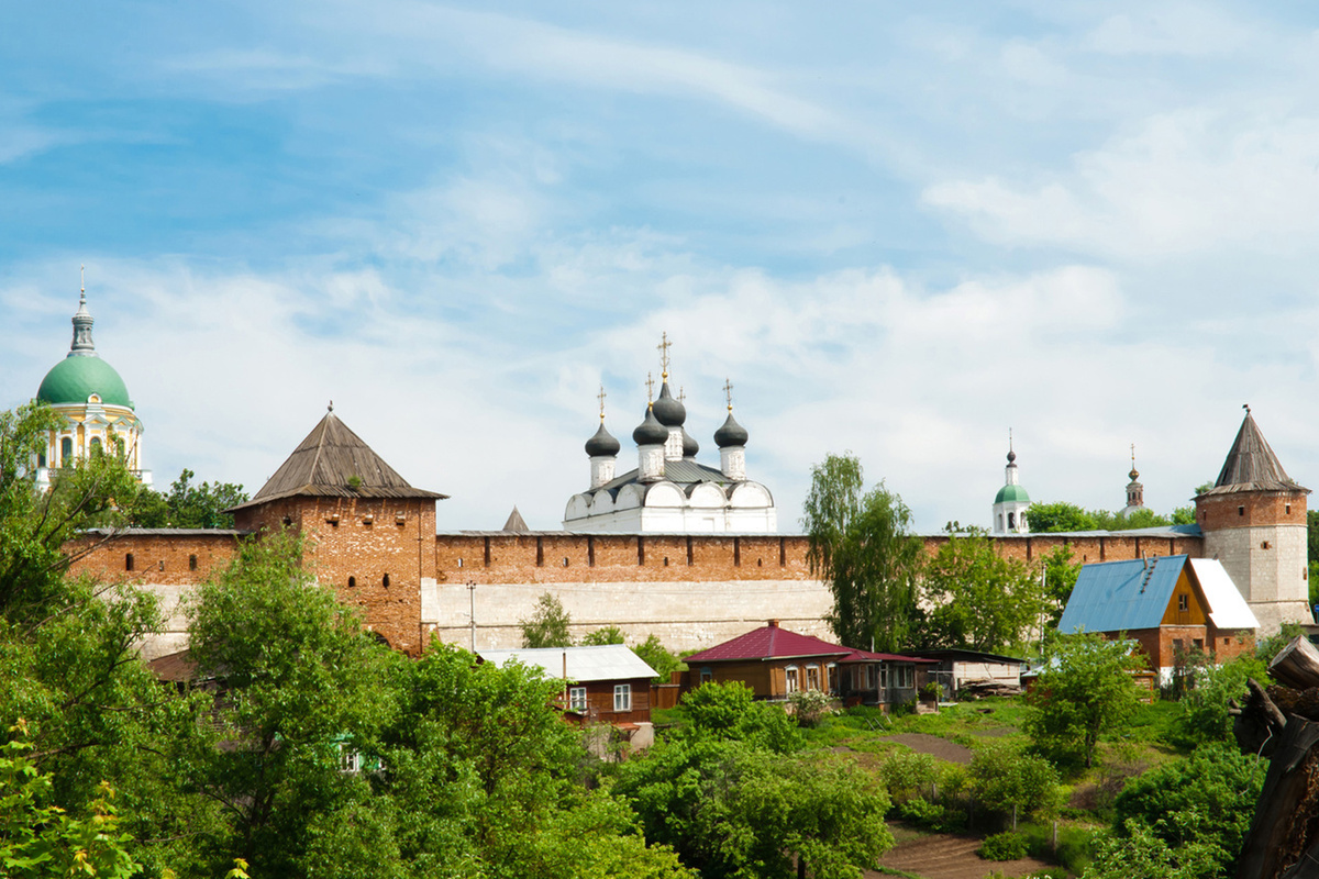 Спектакли на воде и в поле, променад в кремле, ярмарка и литературная программа. 20 и 21 июля в подмосковном Зарайске пройдет фестиваль-путешествие «Достоевский».