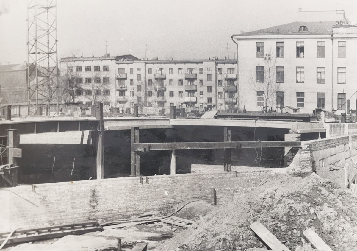 Весна 1971 г, Монтаж перекрытия подвала