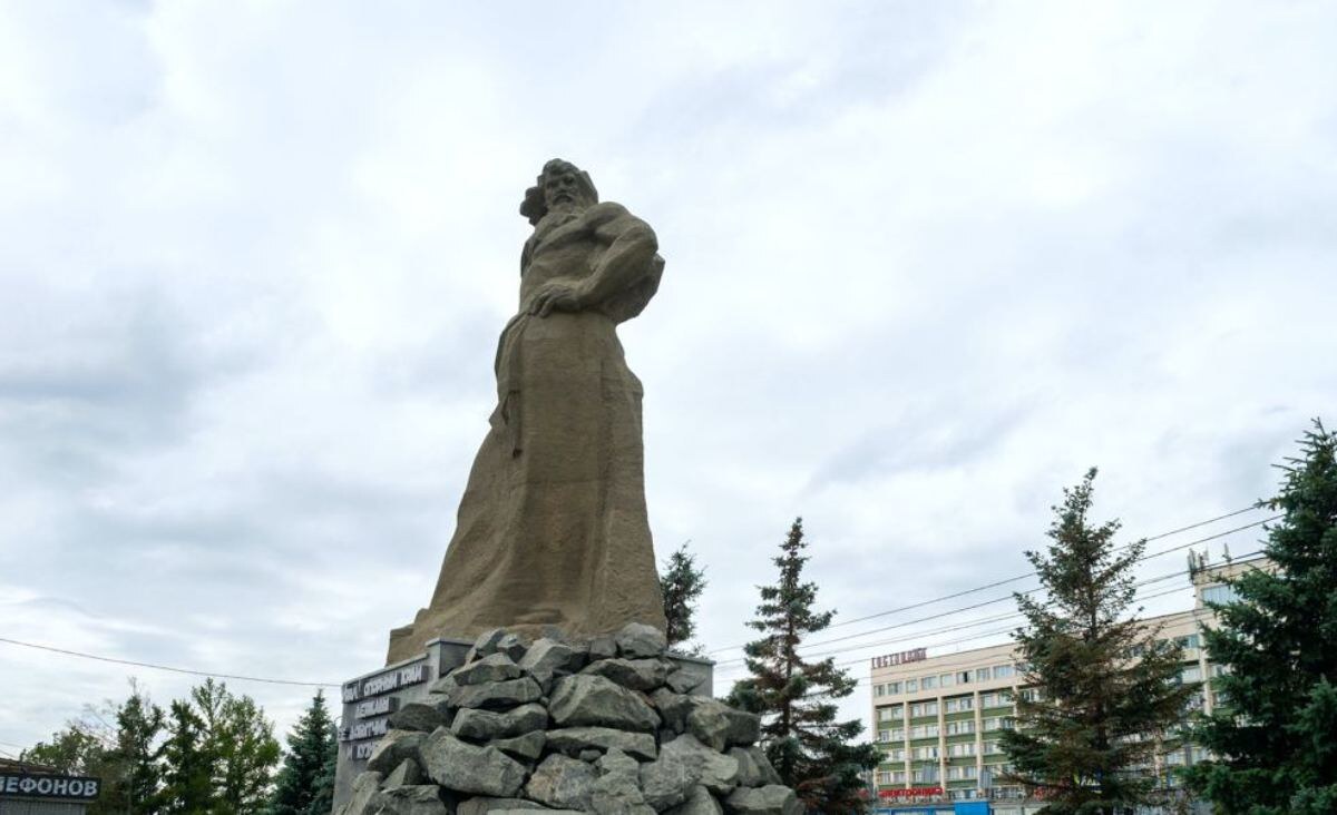 О завершении работ по одному из самых известных монументов Челябинска сообщили в региональном Госкомитете охраны объектов культурного наследия.