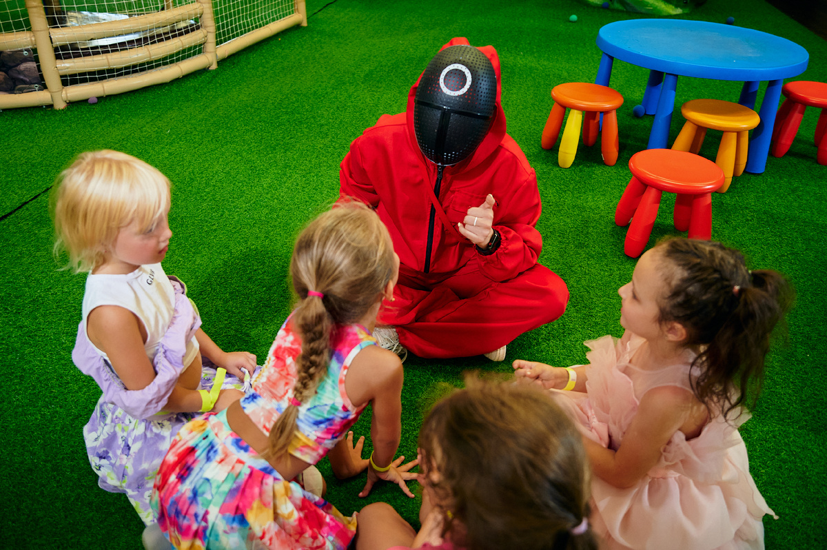 Знакомство с героем