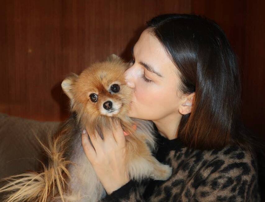 Это мы с Оливкой в кафе