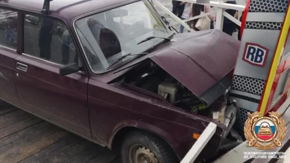    Автомобилистка с поддельными правами "прокатила" на капоте девушку в Башкирии