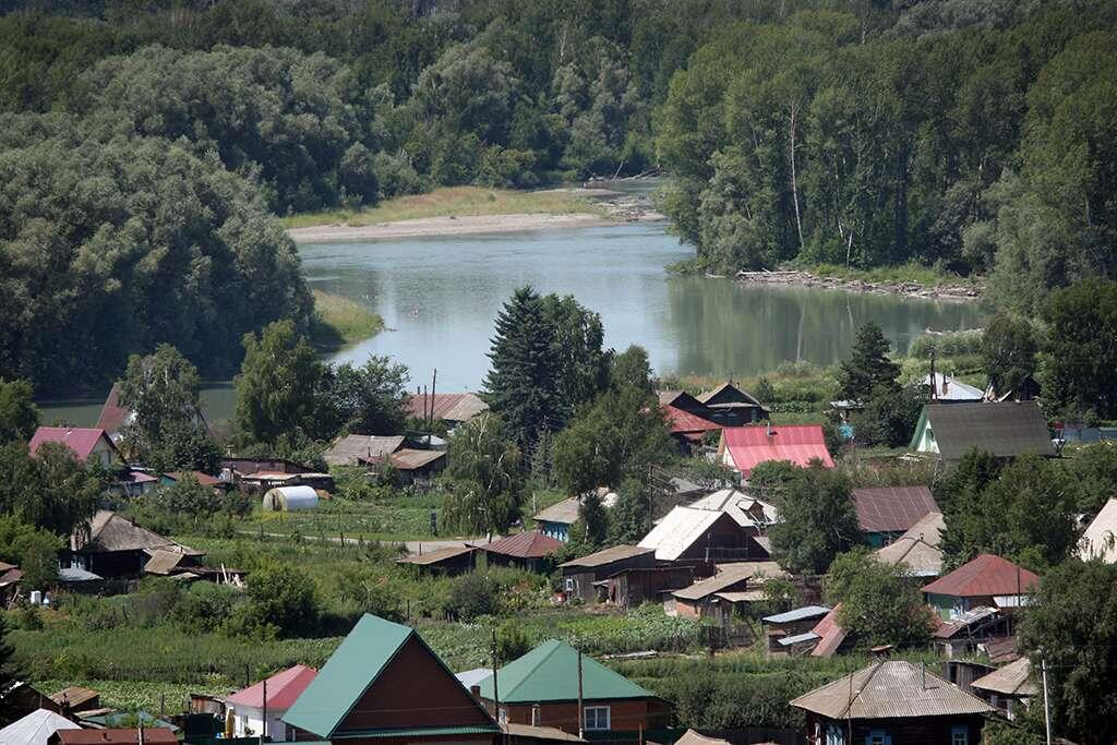 село Сростки, Алтайский край. Родина В.М. Шукшина. (Источник: https://www.ap22.ru/fotoreportazh/Test.html)