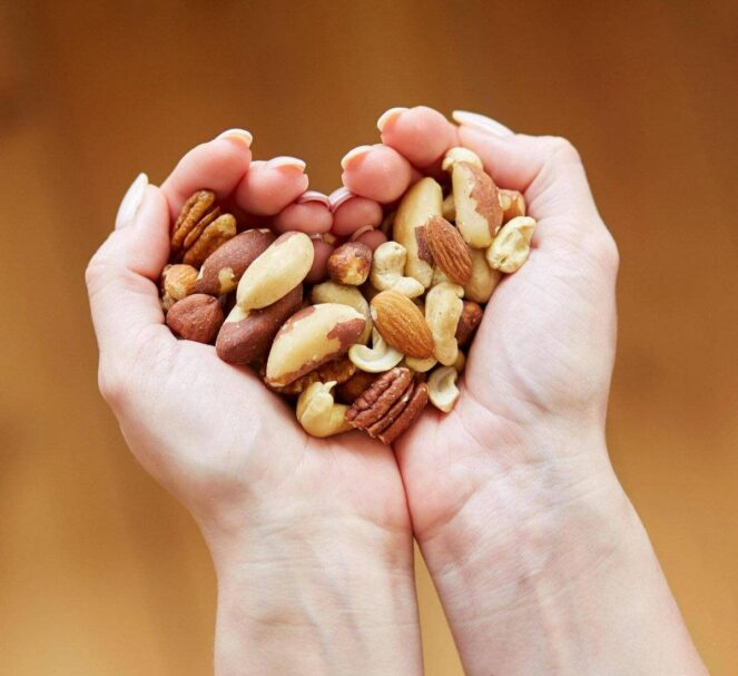  Орехи — это не только вкусный и питательный продукт, но и источник множества полезных веществ, которые могут оказать положительное влияние на здоровье человека.