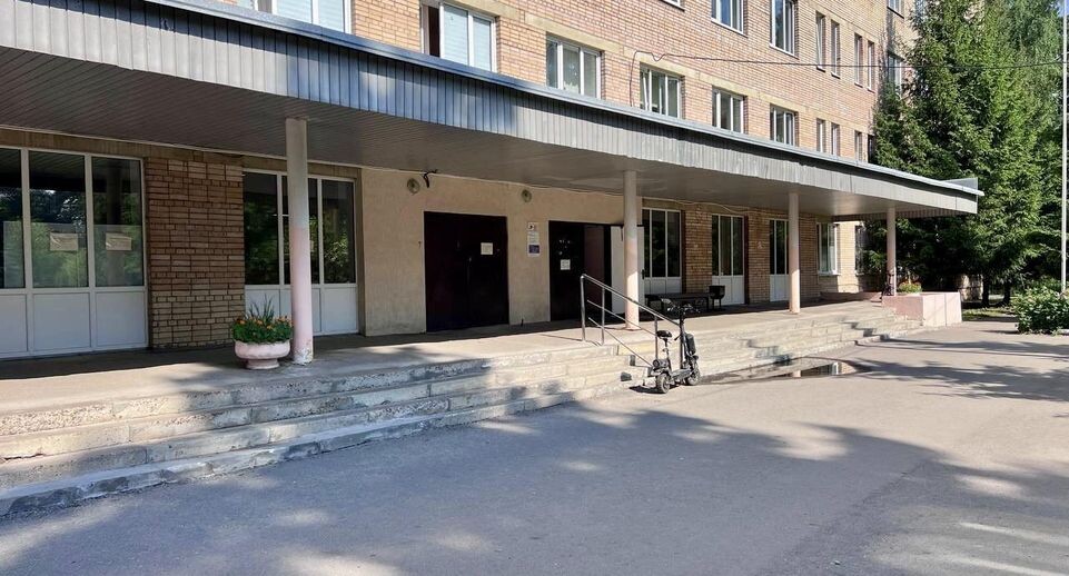    Стартовали работы по замене лифтов во взрослой поликлинике Пушкинской больницы / Министерство ЖКХ Московской области