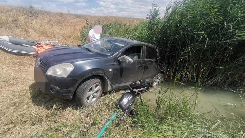    Японский автомобиль тронулся с места и задавил 85-летнего рыбака Фото: Госавтоинспекция СК