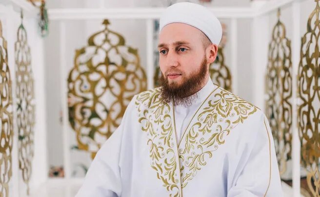 Тот самый имам Камаев, который разрешил "побивать" жён. Фото: @timourkamaev 