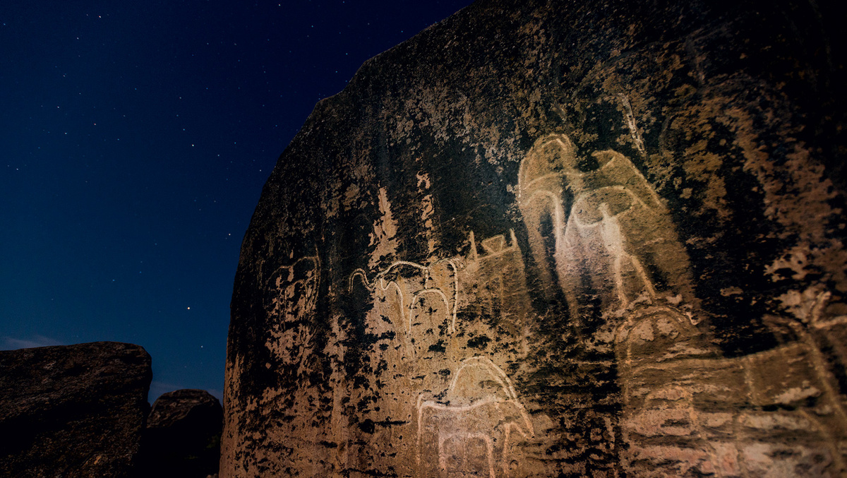 Гобустанский заповедник – крупнейшее собрание уникальных наскальных рисунков – петроглифов