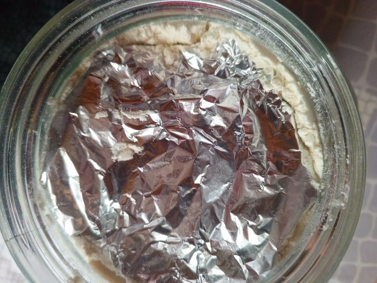 С верху еще фольга