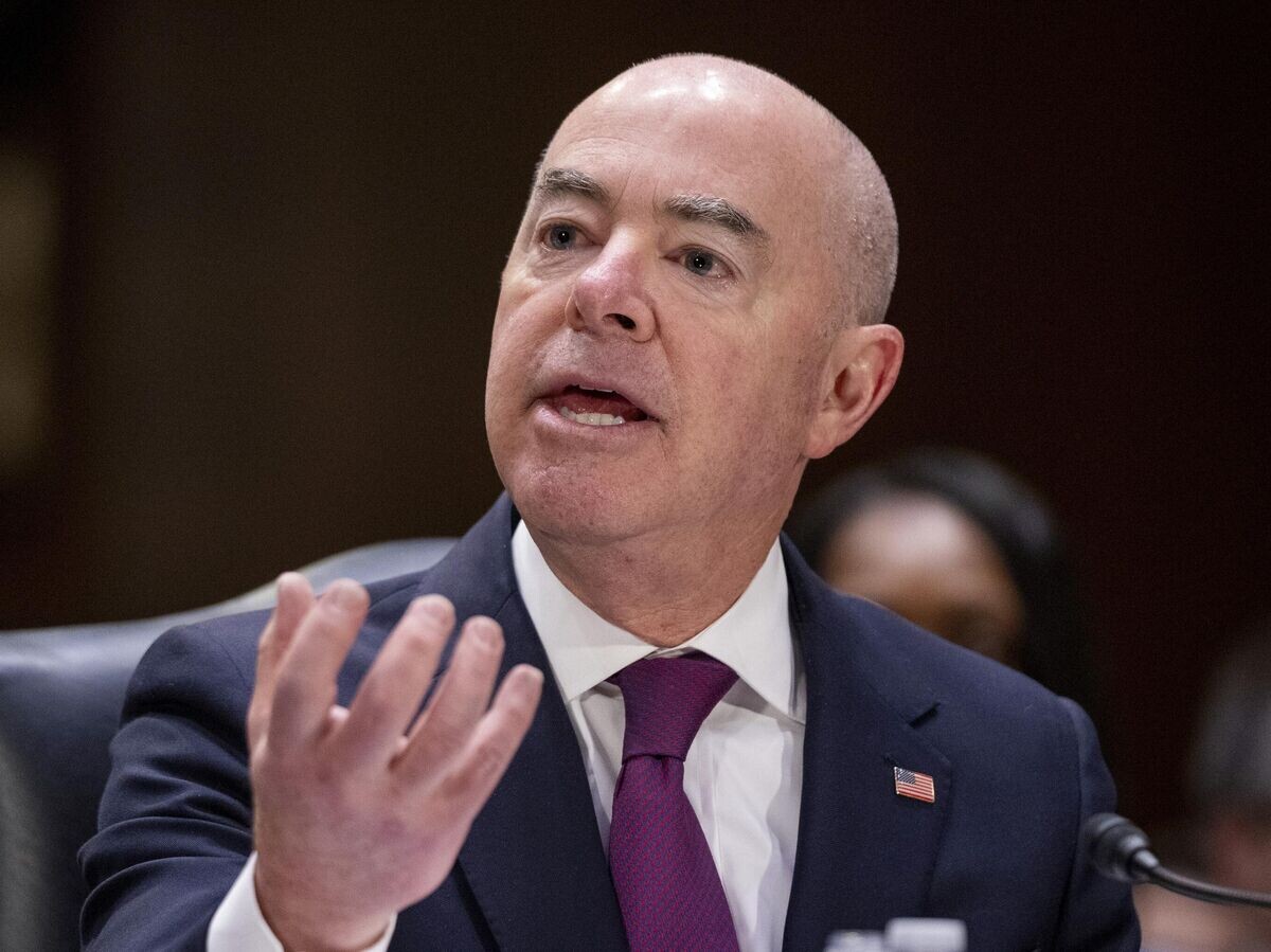     Министр внутренней безопасности Алехандро Майоркас© AP Photo / Alex Brandon