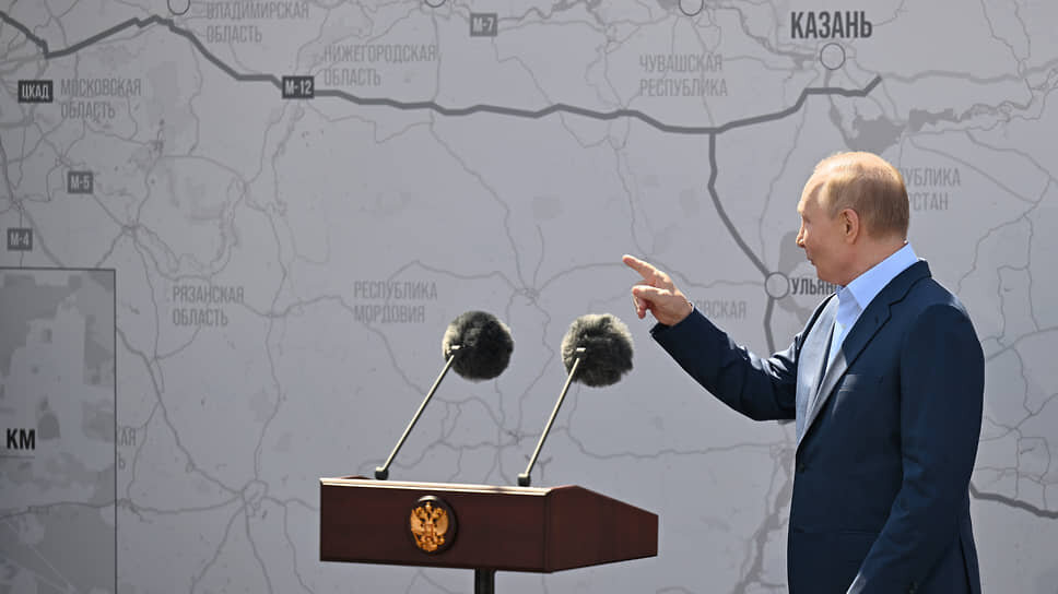Фото: Дмитрий Азаров / Коммерсантъ📷Президент России Владимир Путин во время церемонии открытия движения по Северному обходу Твери (16 июля 2024 года)