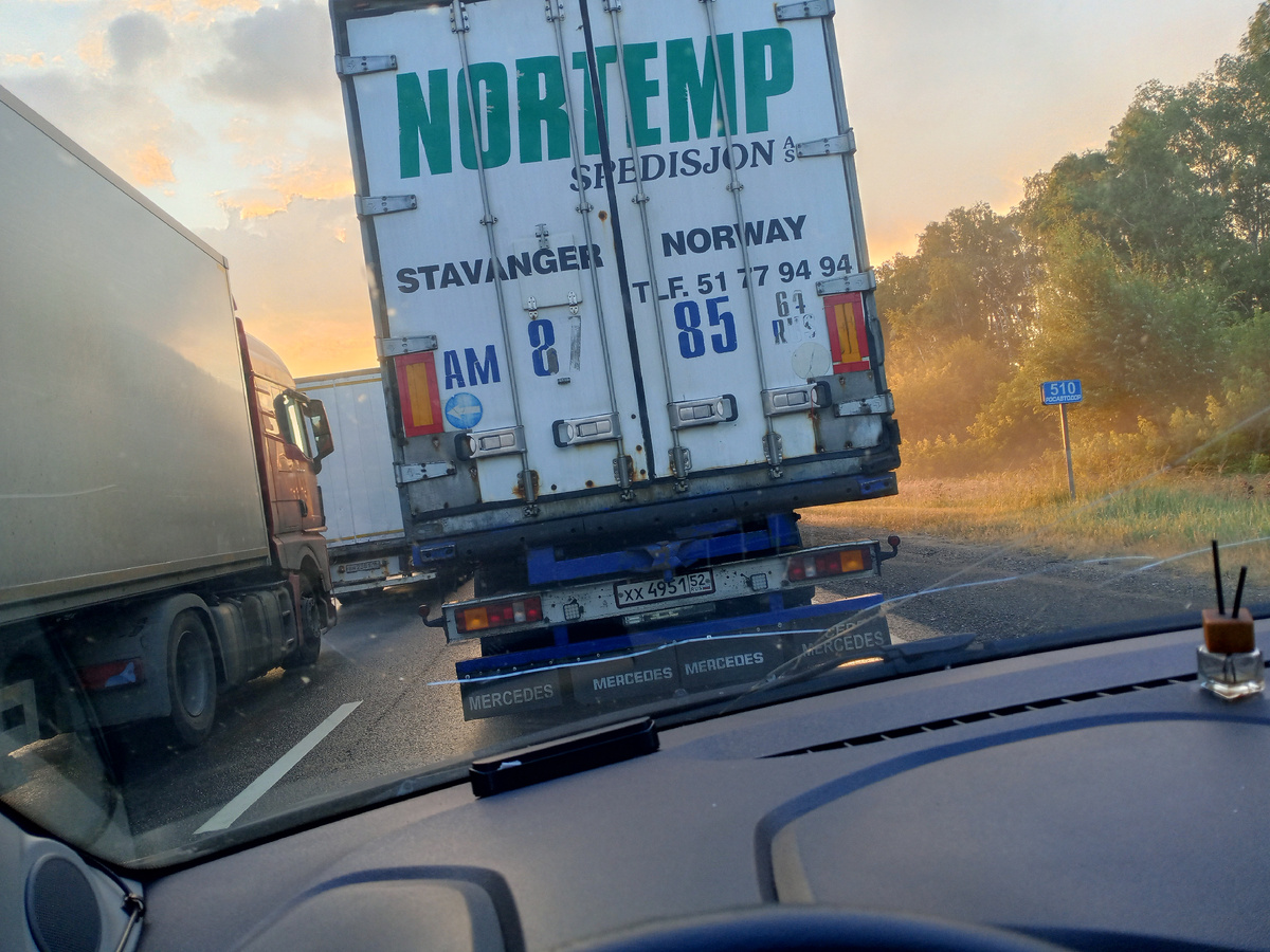 Время 4 утра, а мы все стоим...