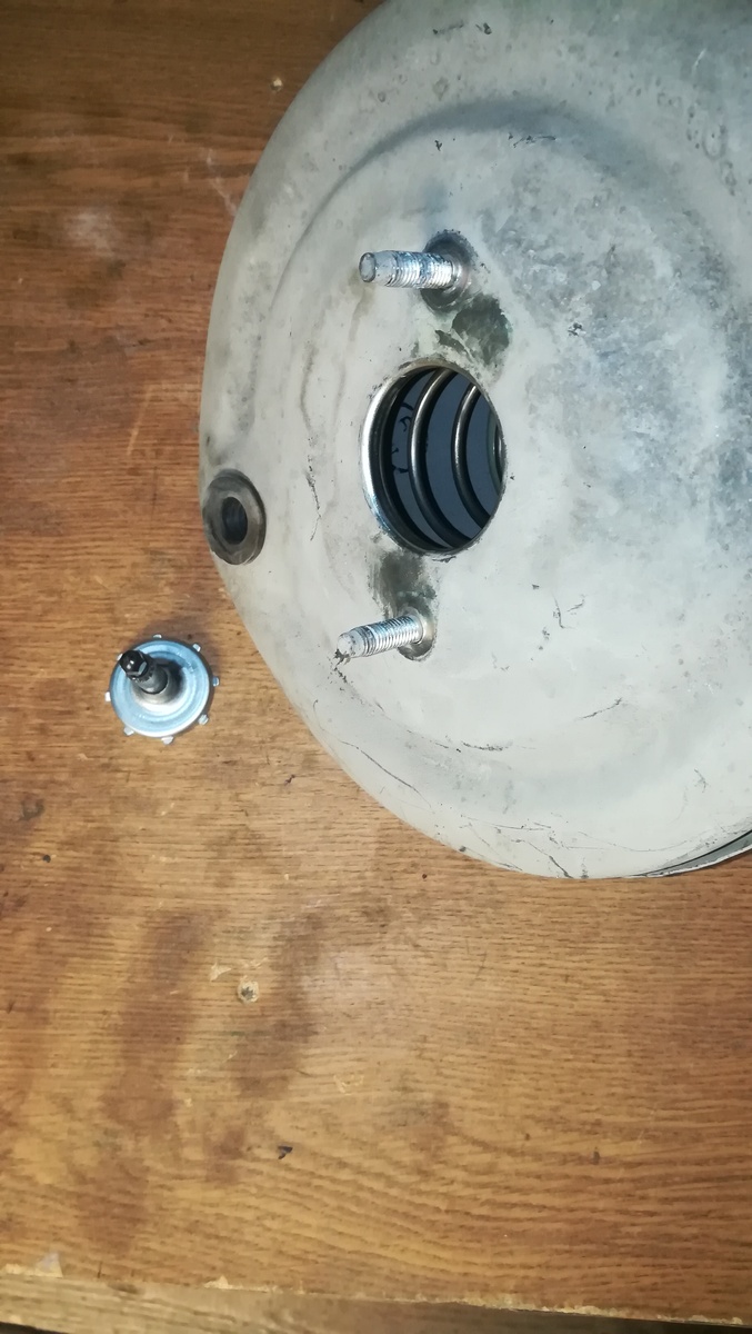 Тот самый выпавший шток.