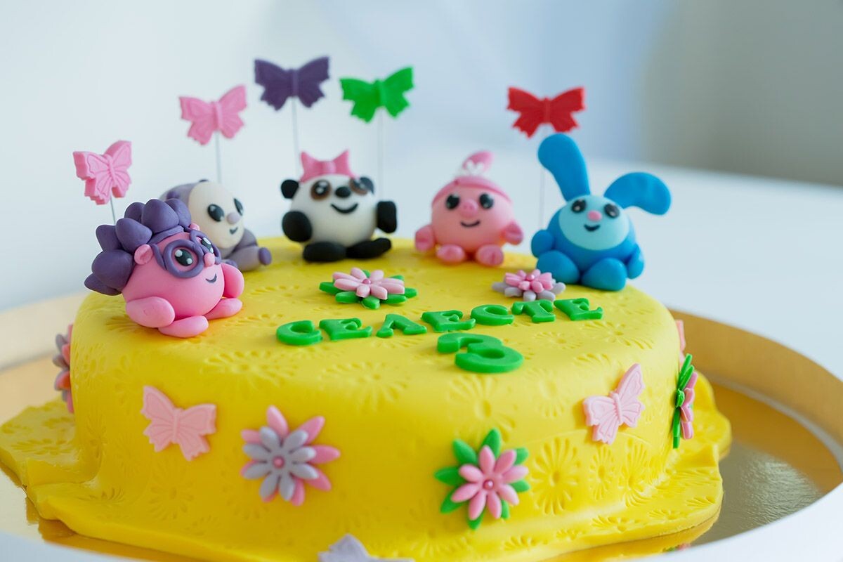 Герои мультика давно «ушли в народ», став участниками детских праздников и плюшевыми игрушками. Источник: Shutterstock📷
