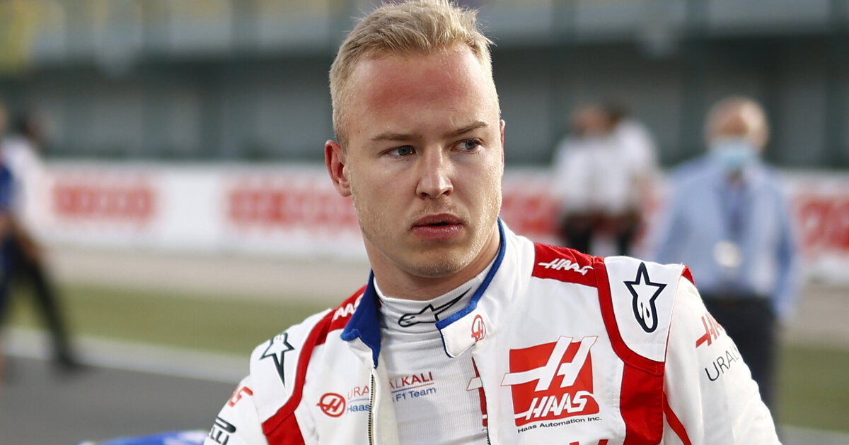 Компания Дмитрия Мазепина была титульным спонсором «Хааса», сын бизнесмена Никита Мазепин являлся гонщиком американской команды «Ф-1».