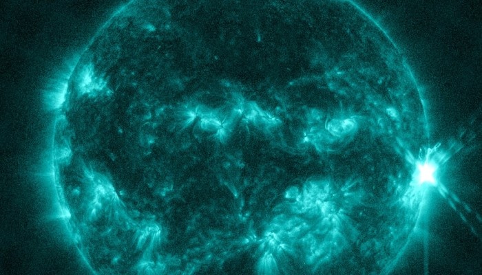 Фото: Лаборатория солнечной астрономии ИКИ РАН и ИСЗФ СО РАН. Вспышка на Солнце уровня X1.9