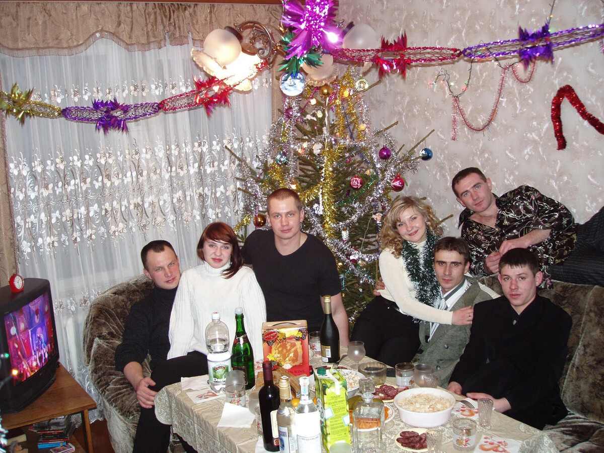 Я с женой Кристиной, Дима Мухин. Леник и Катя Горбачевы, Валя Растемешина и Лёха Усольцев.