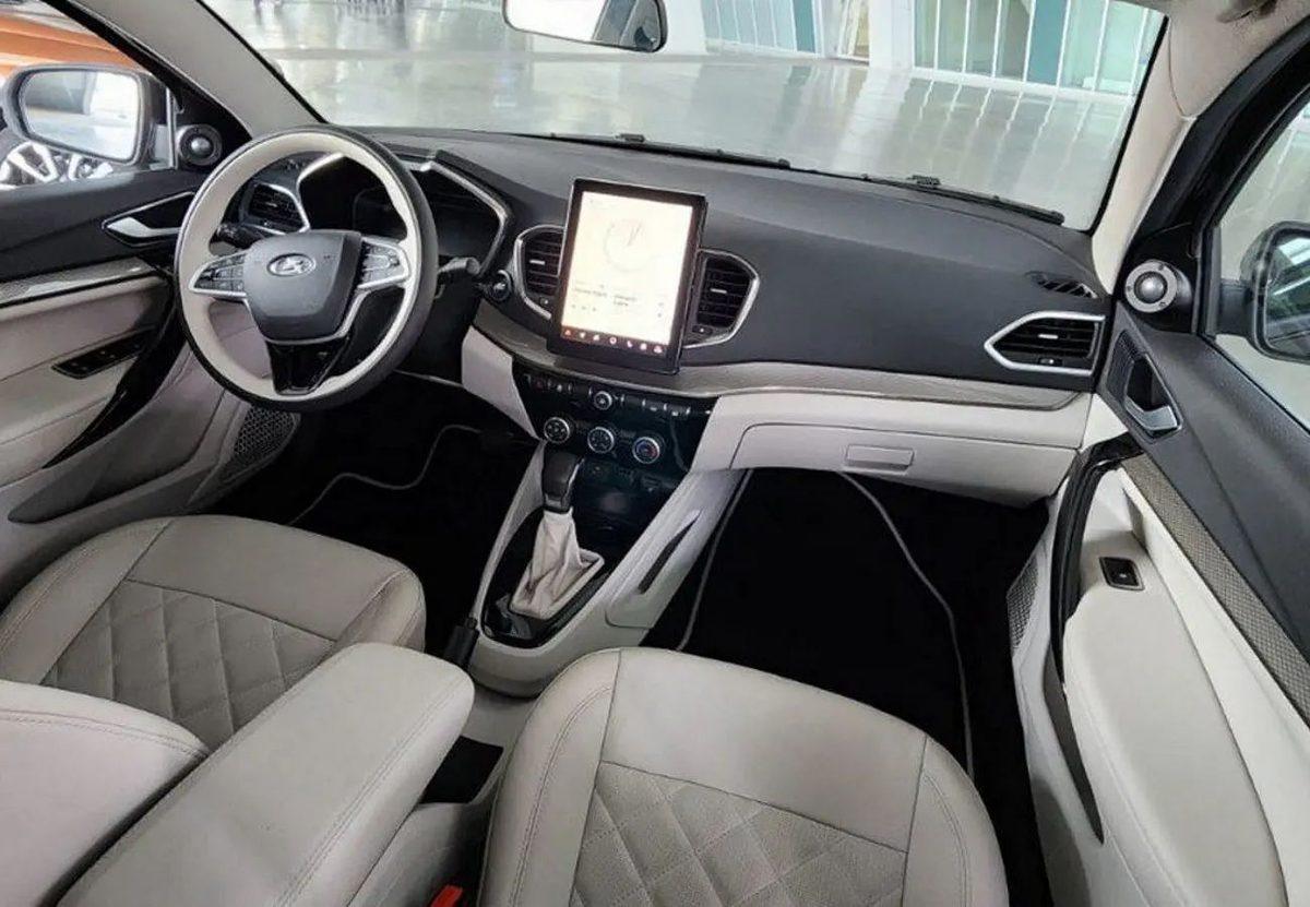 Салон новой Lada Aura