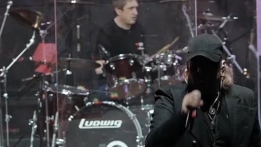 Обложки журнала гламур 2020. Презентация альбома гламур. Гламурный журнал обложка. Glamour of hollywood журналы о моде. Эпатажный гламур.