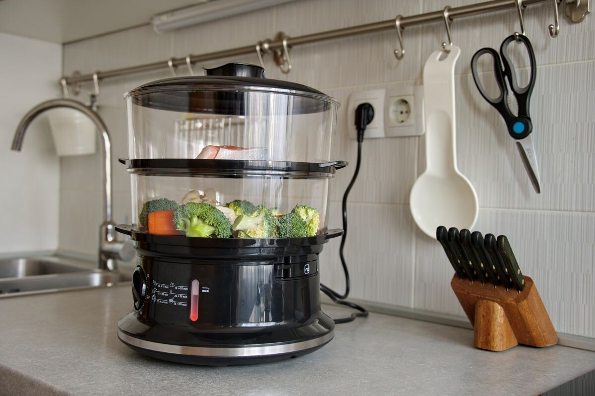 Готовить брокколи в пароварке проще всего, если вы хотите сохранить вкус, цвет, хруст и все полезные вещества