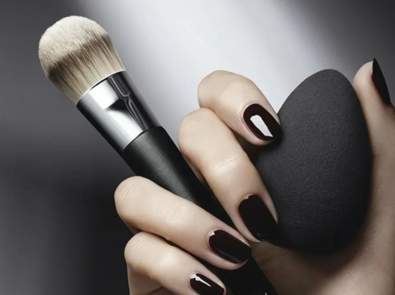 Картинка 1. Лайфхаки для использования кистей и спонжей