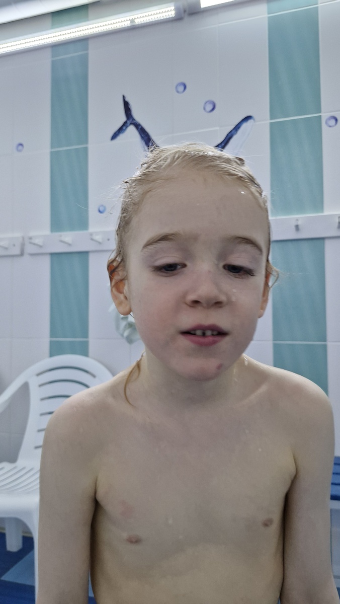 Мама хотела сделать фото мальчика и кита, но получилось что-то другое🤣😈