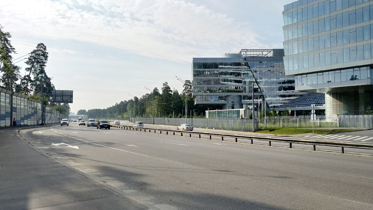 Ул. Туполева у ЛИИ в г. Жуковский в середине июля 2024 года, фото автора 